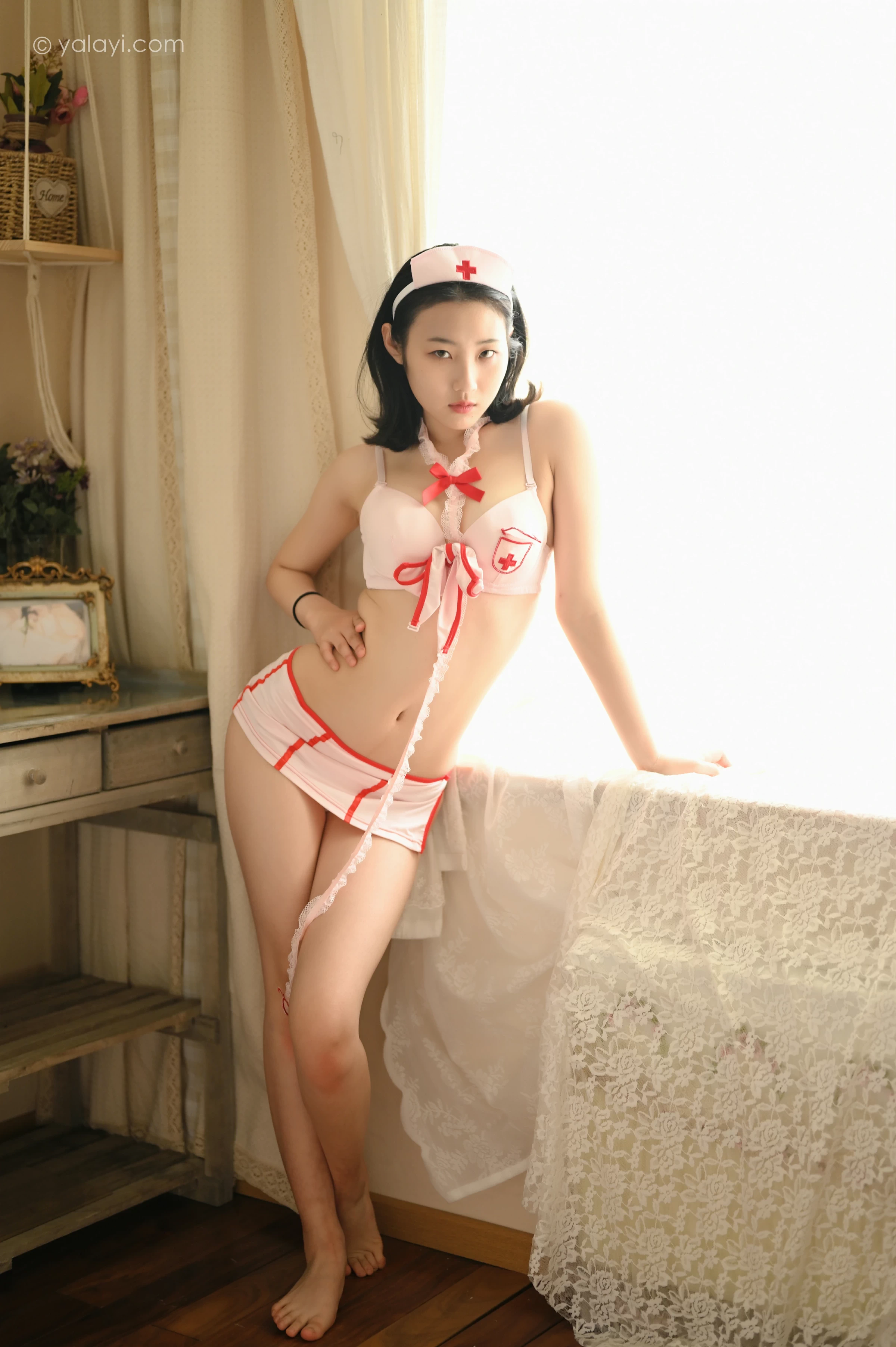 [YALAYI雅拉伊]2021.12.07 讨你喜欢 沈伊 性感情趣女护士制服内衣私房写真集第3张
