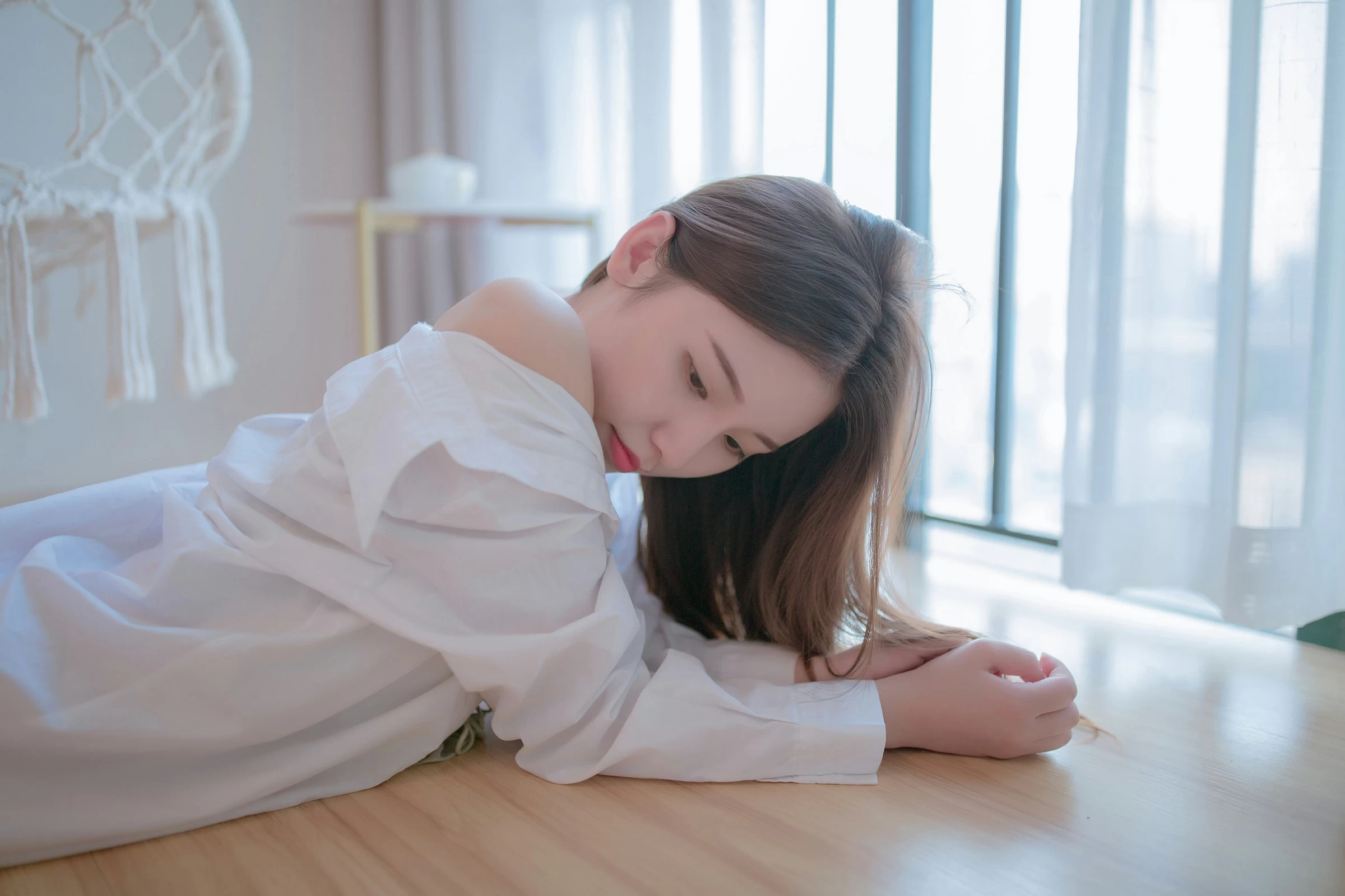 [YALAYI雅拉伊]NO.725 《空房》 秦语 白色衬衫居家性感写真集第7张