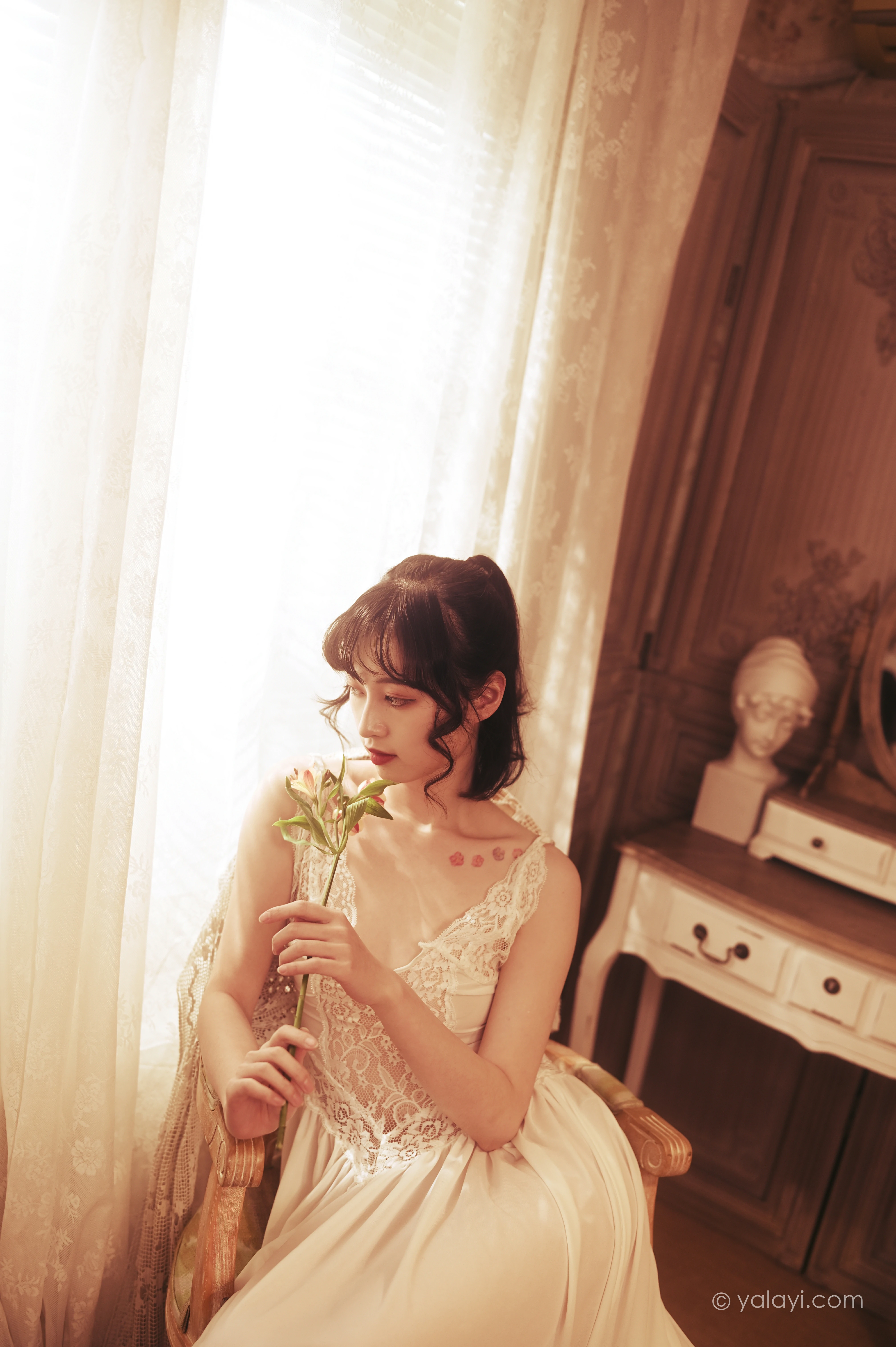 [YALAYI雅拉伊]NO.780 也曾优雅 京京 白色透视蕾丝连衣裙性感写真集第5张