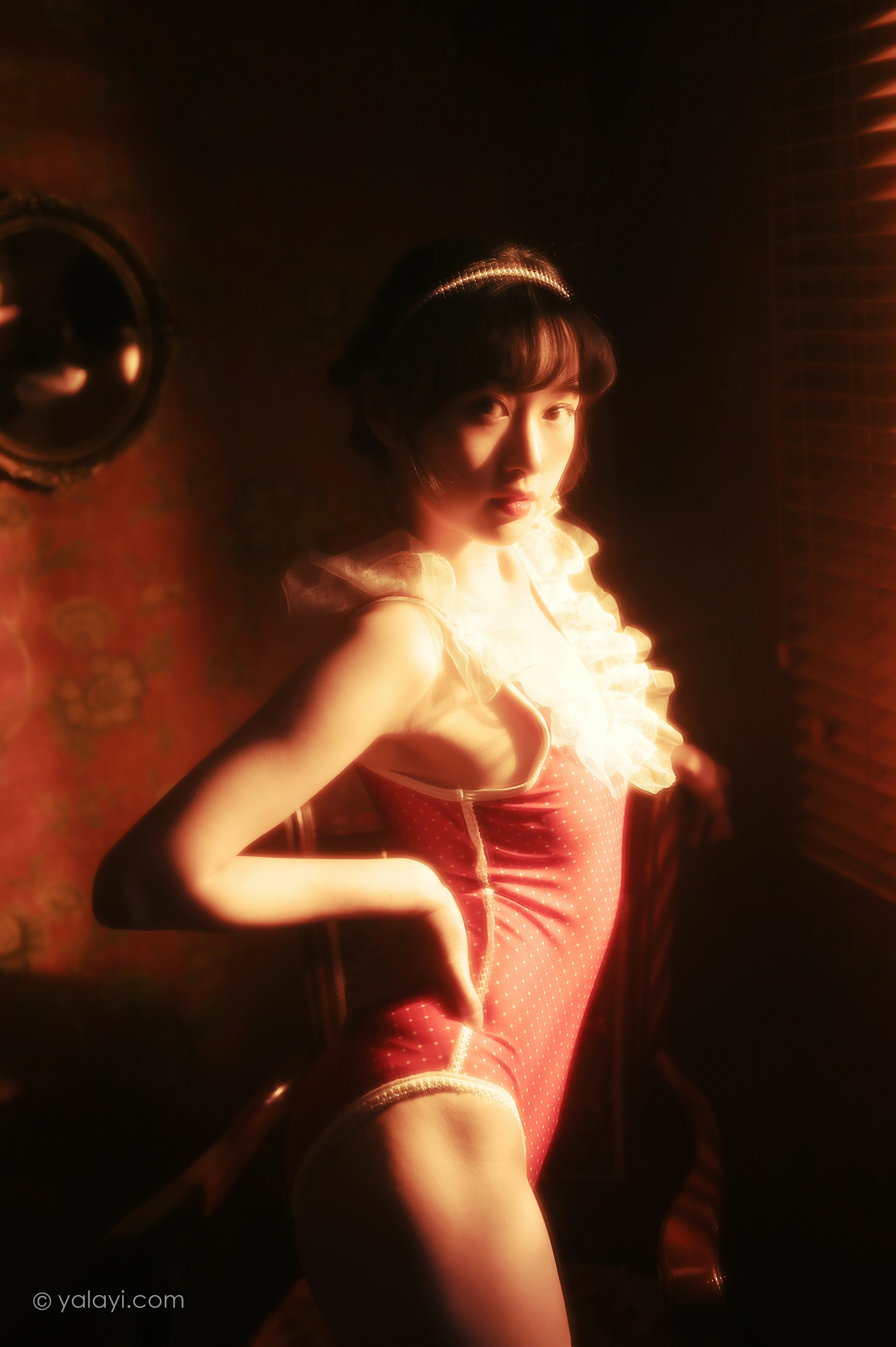 [YALAYI雅拉伊]NO.787 红颜旧梦 京京 红色紧身连体内衣性感私房写真集第3张