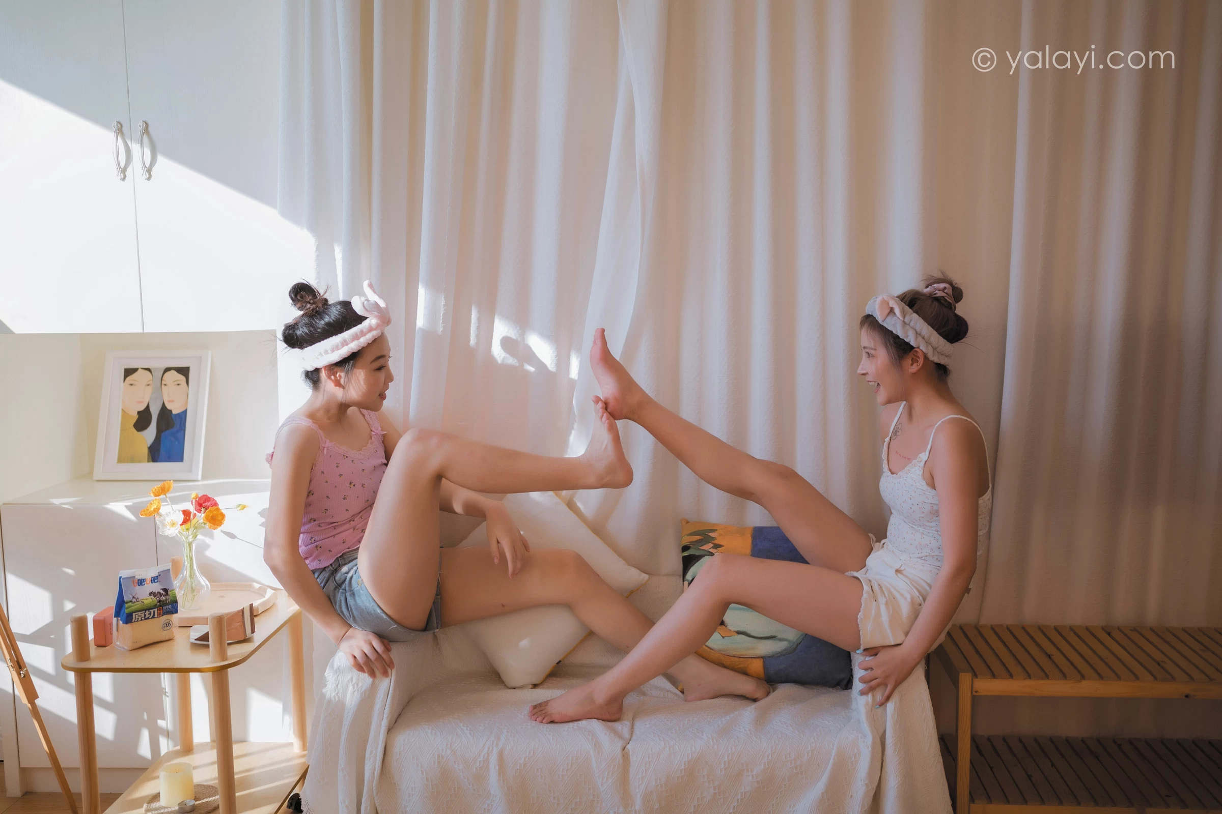 [YALAYI雅拉伊]NO.728 《另一个我》 左木 梦涵 性感小背心加短裤居家私房写真集第10张
