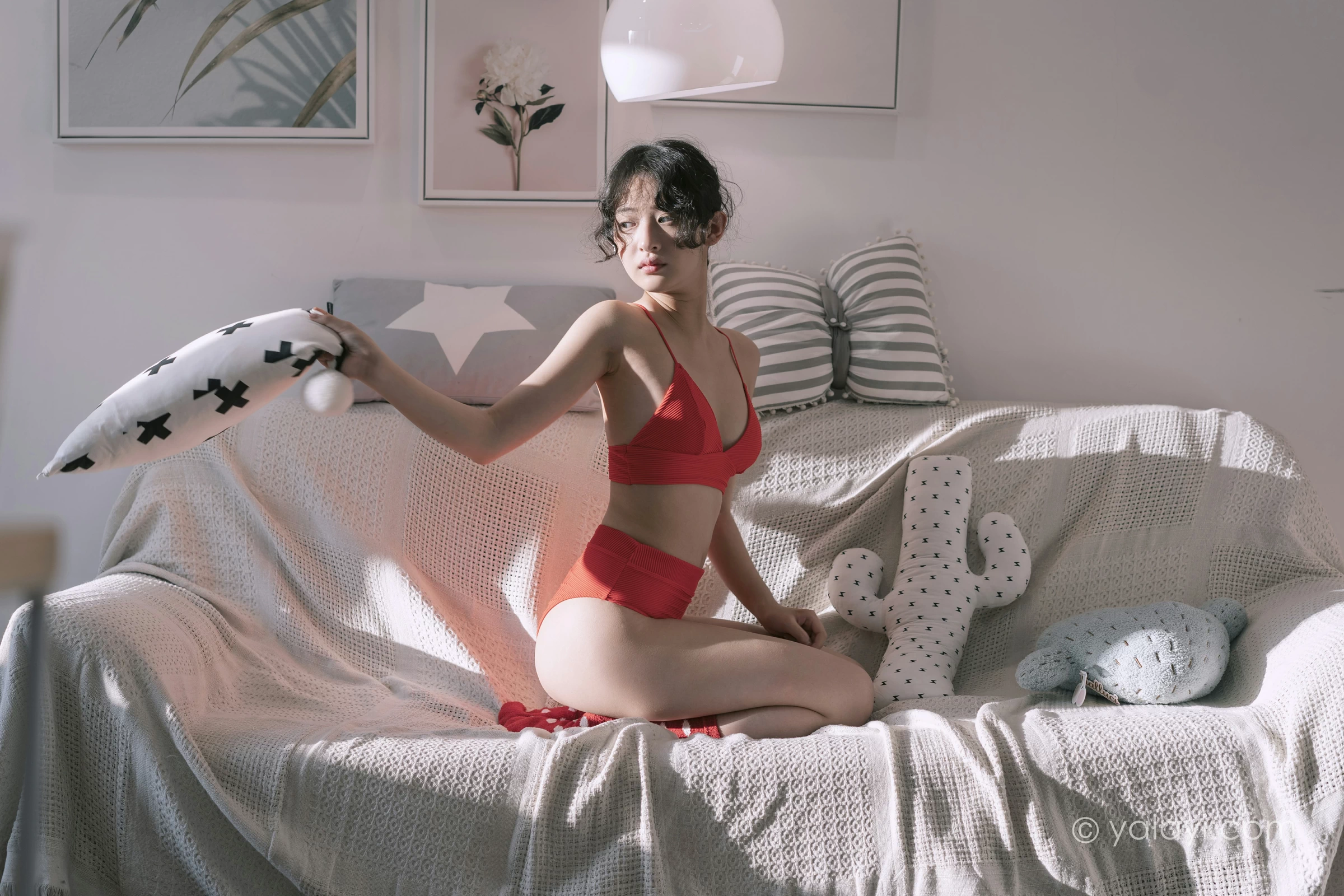 [YALAYI雅拉伊]NO.666 《太委屈》 西子 红色内衣居家私房写真集第7张