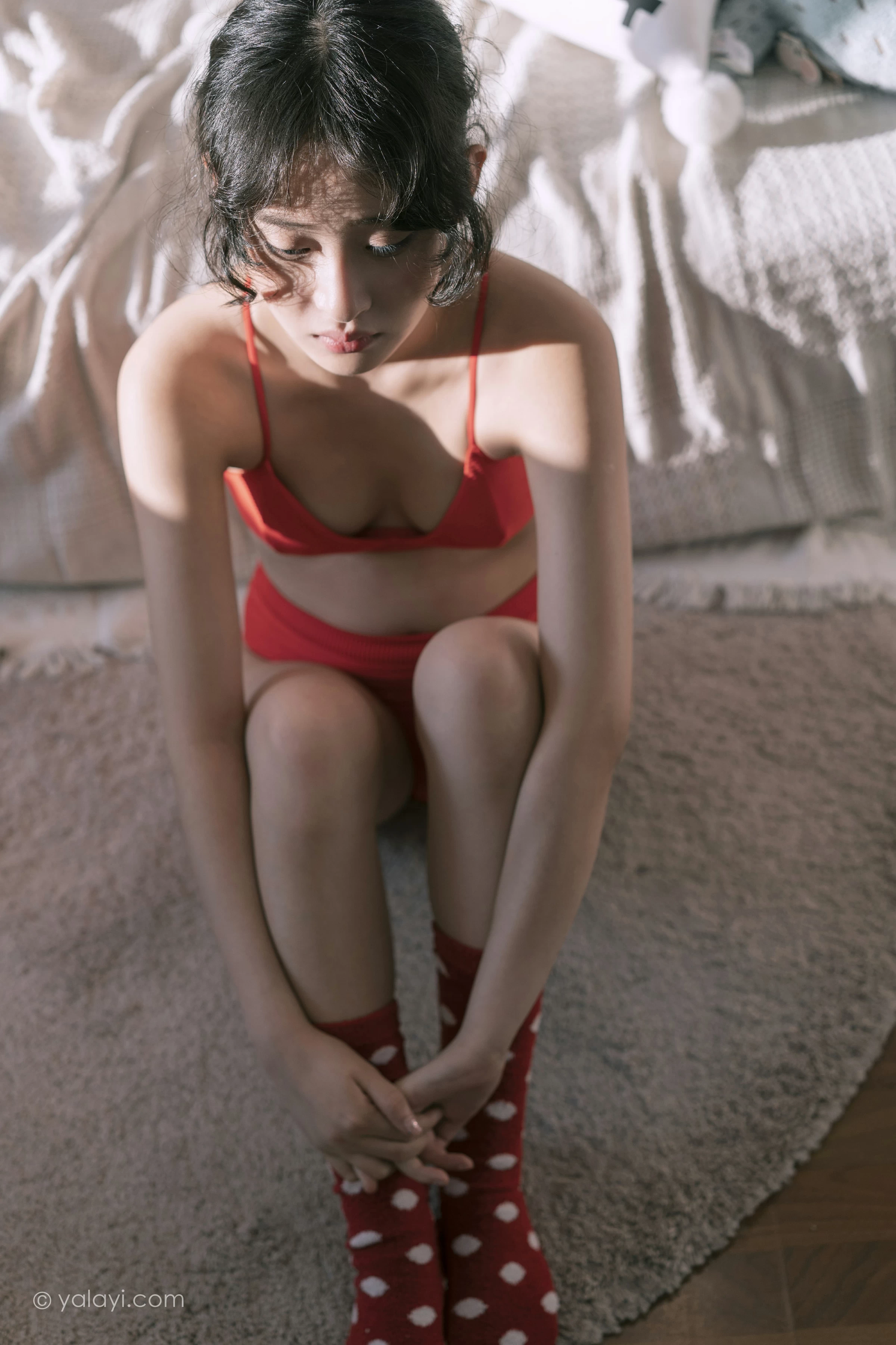 [YALAYI雅拉伊]NO.666 《太委屈》 西子 红色内衣居家私房写真集第11张