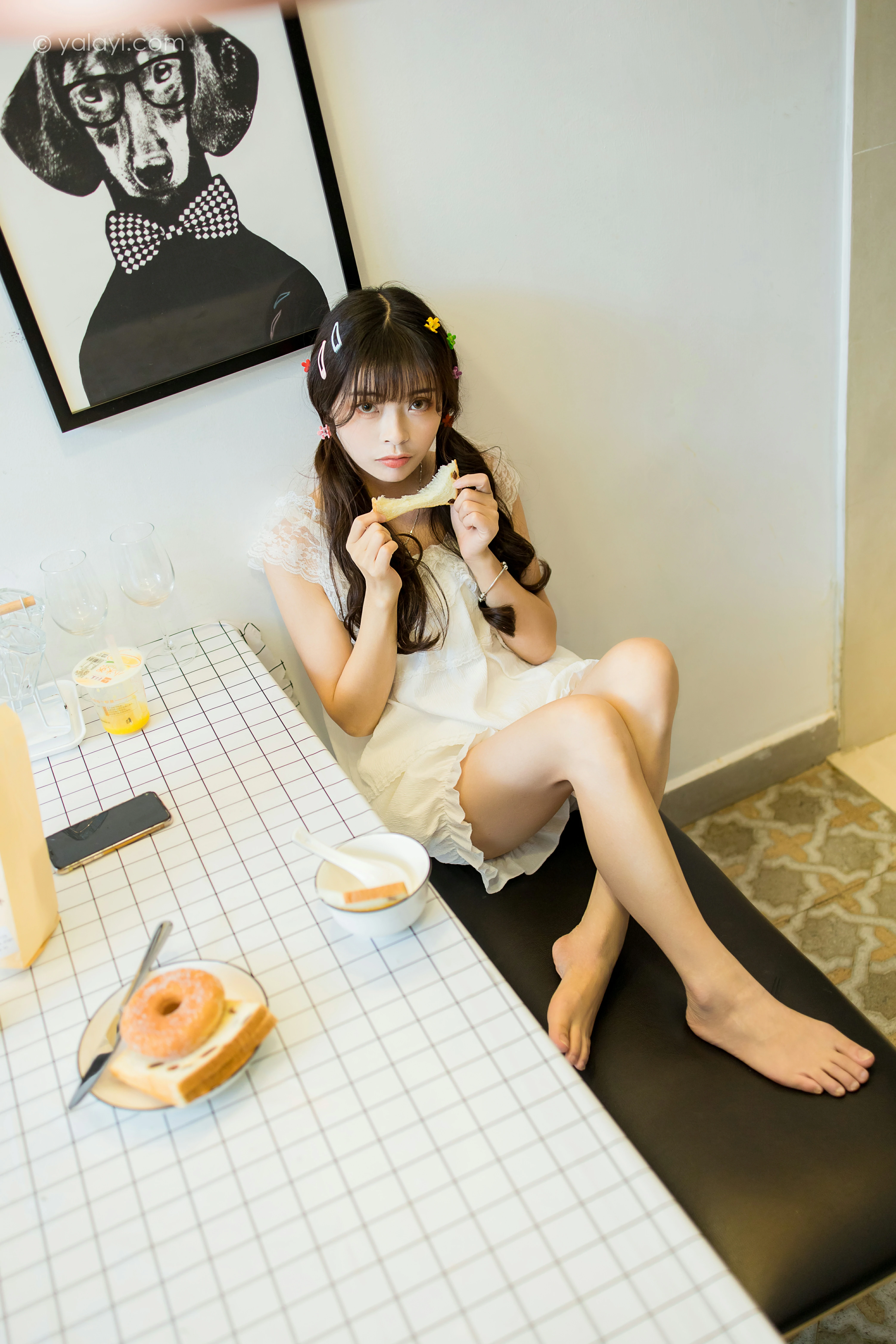 [YALAYI雅拉伊]NO.786 美好时光 程小蝶 白色蕾丝睡衣加短裤性感私房写真集第14张