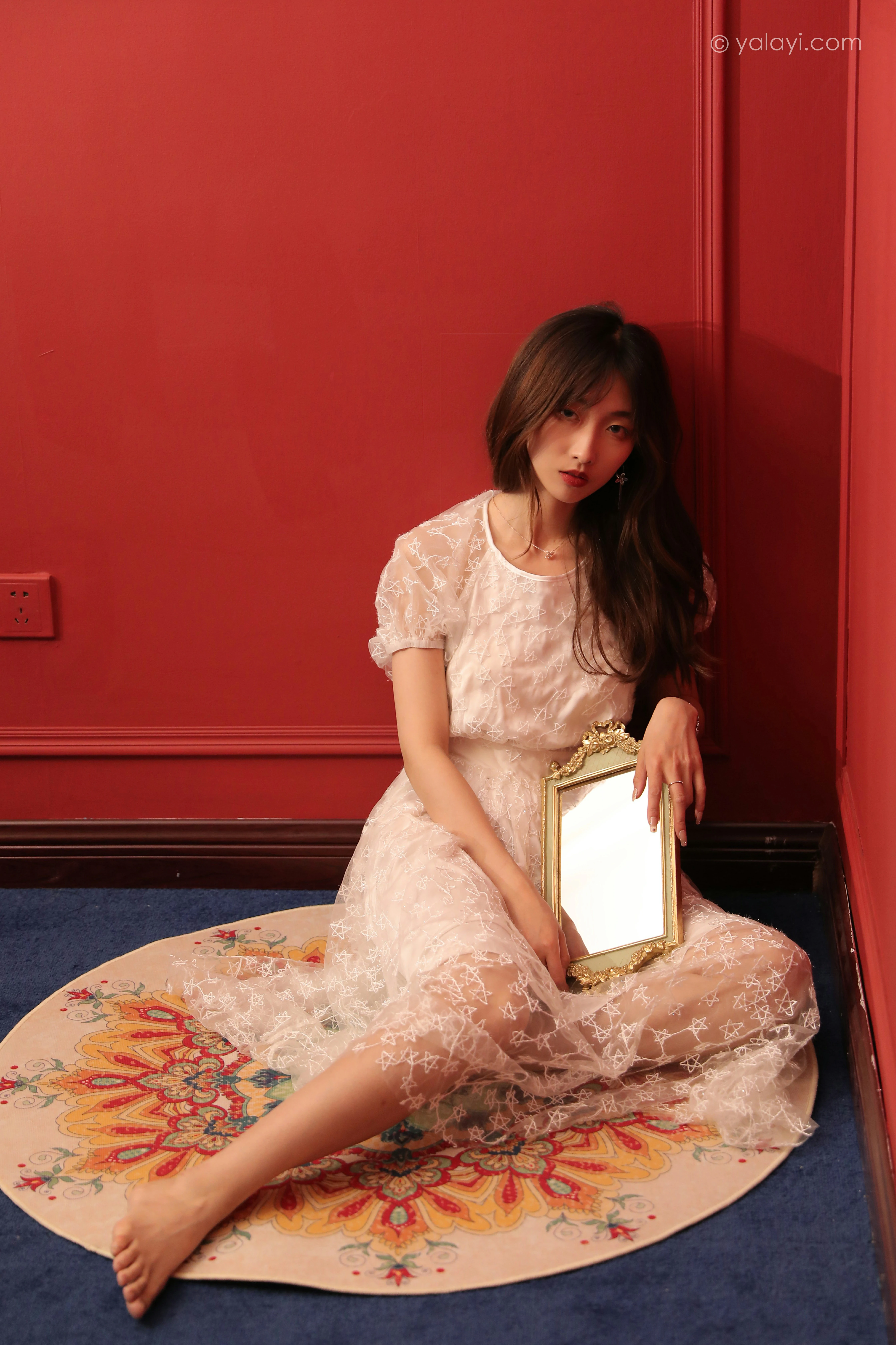 [YALAYI雅拉伊]NO.797 看着你离开 佳佳 白色透视蕾丝连衣裙居家私房写真集第10张