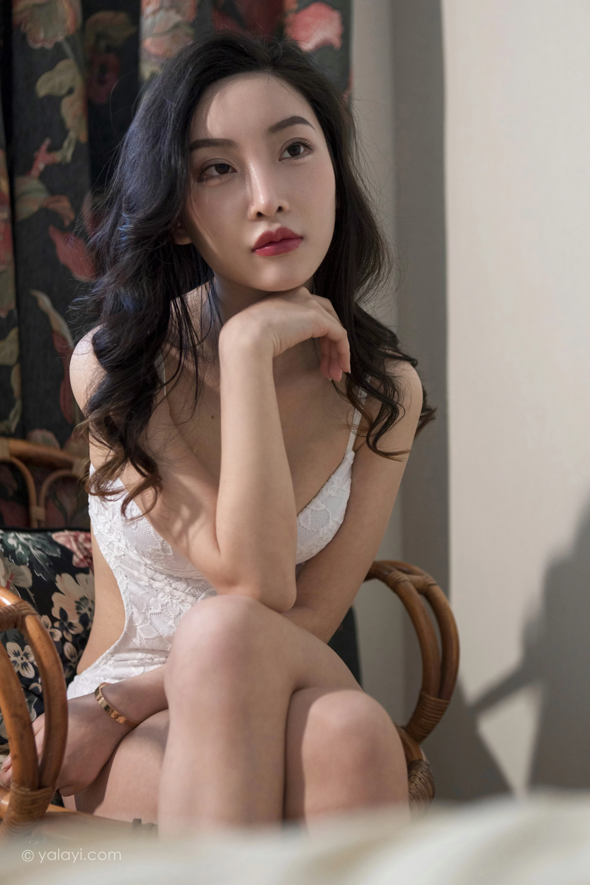 [YALAYI雅拉伊]NO.749 《每一分，每一秒》 赵雪晴 白色连体内衣性感私房写真集第7张