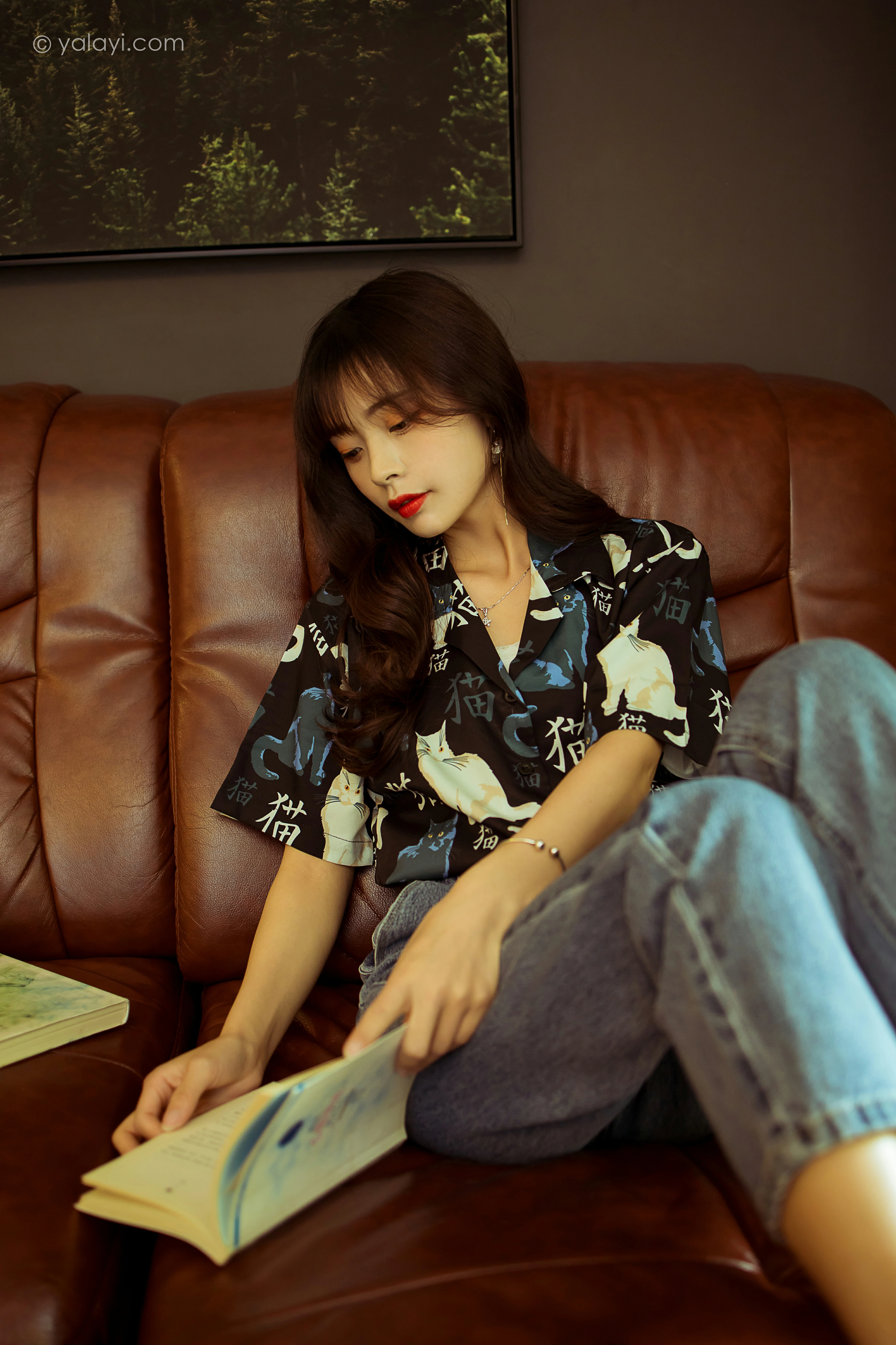[YALAYI雅拉伊]NO.789 当年情 程小蝶 黑色衬衫加牛仔长裤性感写真集第2张