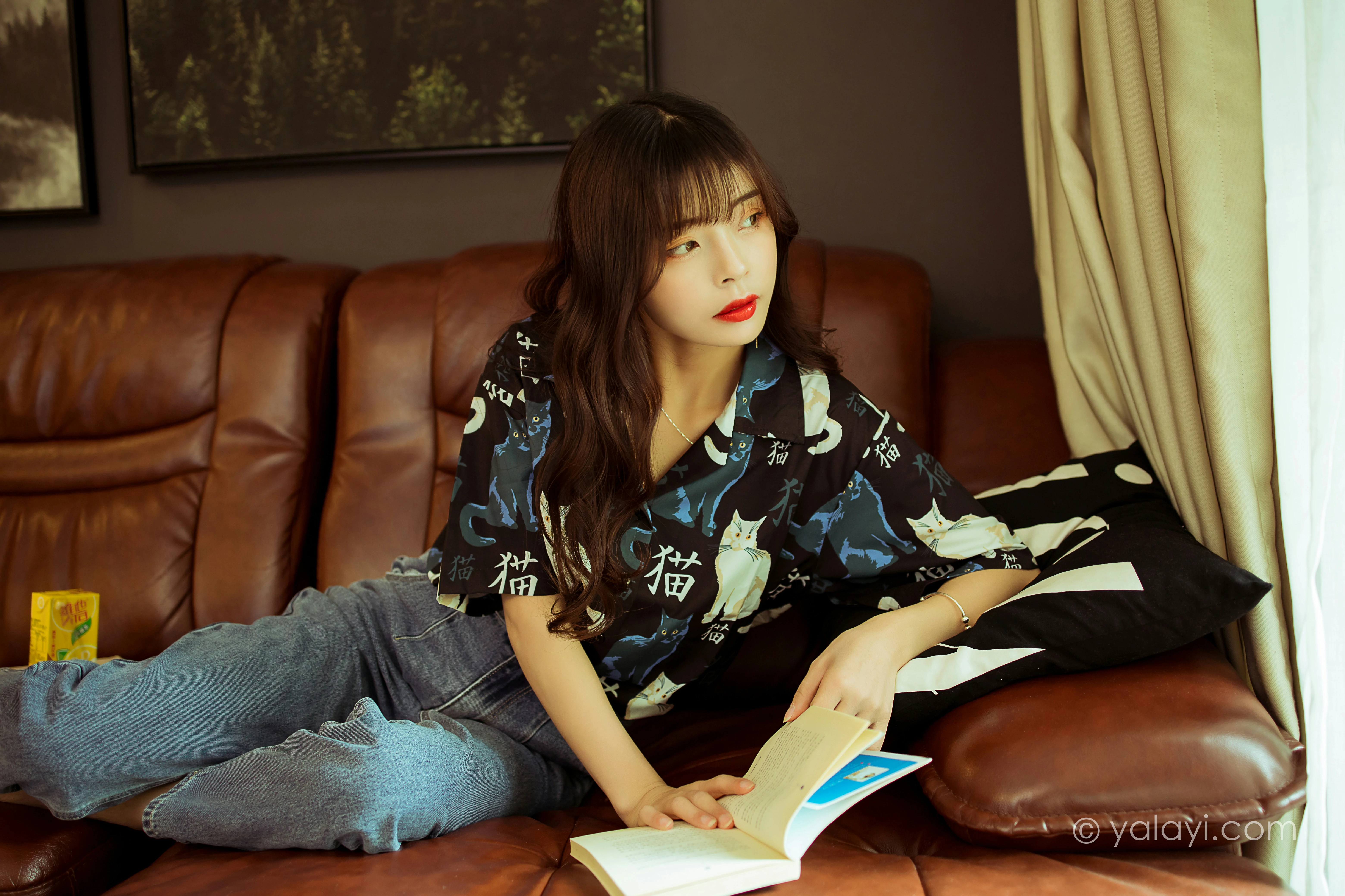 [YALAYI雅拉伊]NO.789 当年情 程小蝶 黑色衬衫加牛仔长裤性感写真集第4张