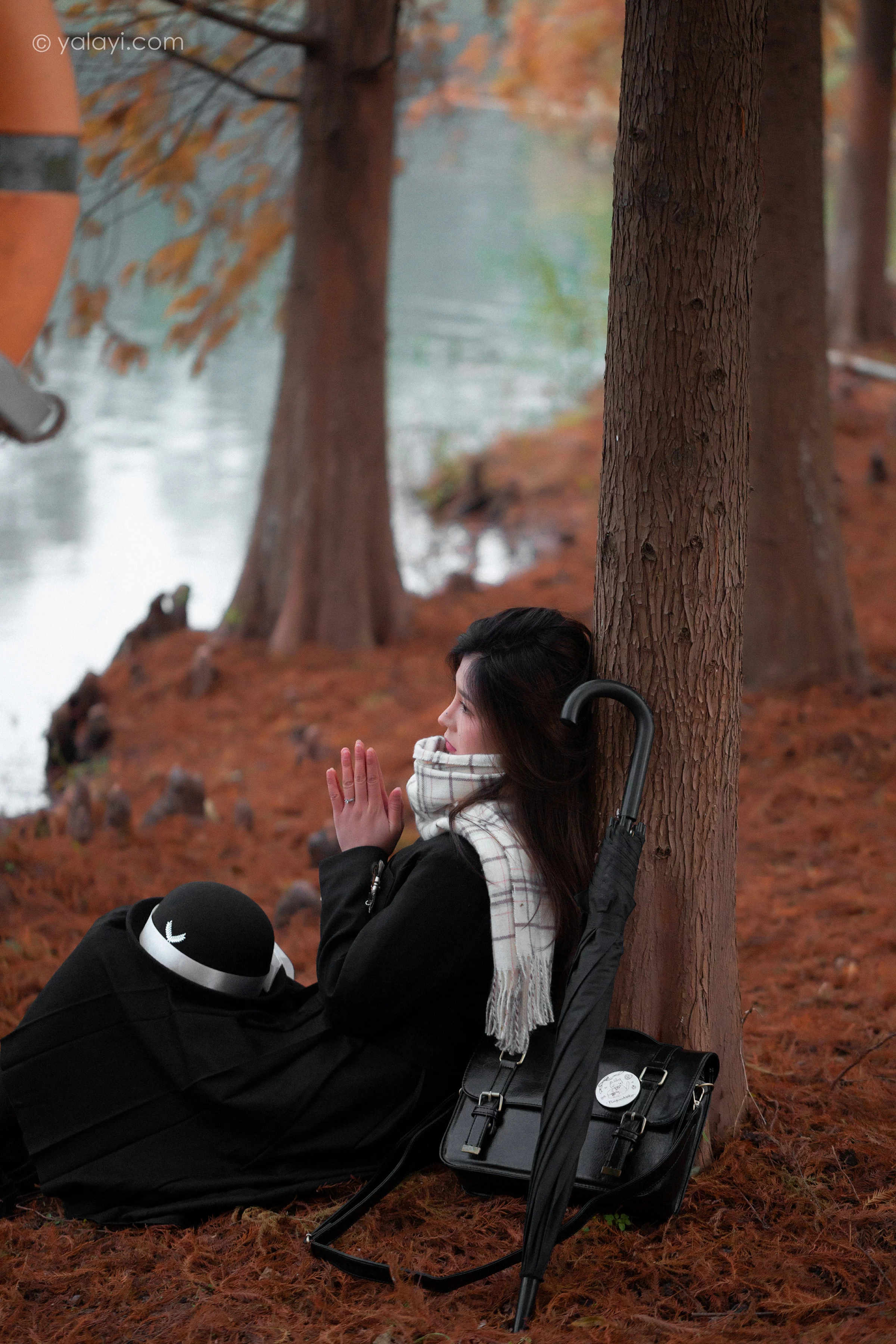 [YALAYI雅拉伊]NO.748 《冬恋》 梦涵 黑色JK制服与短裙加黑丝美腿清纯写真集第13张