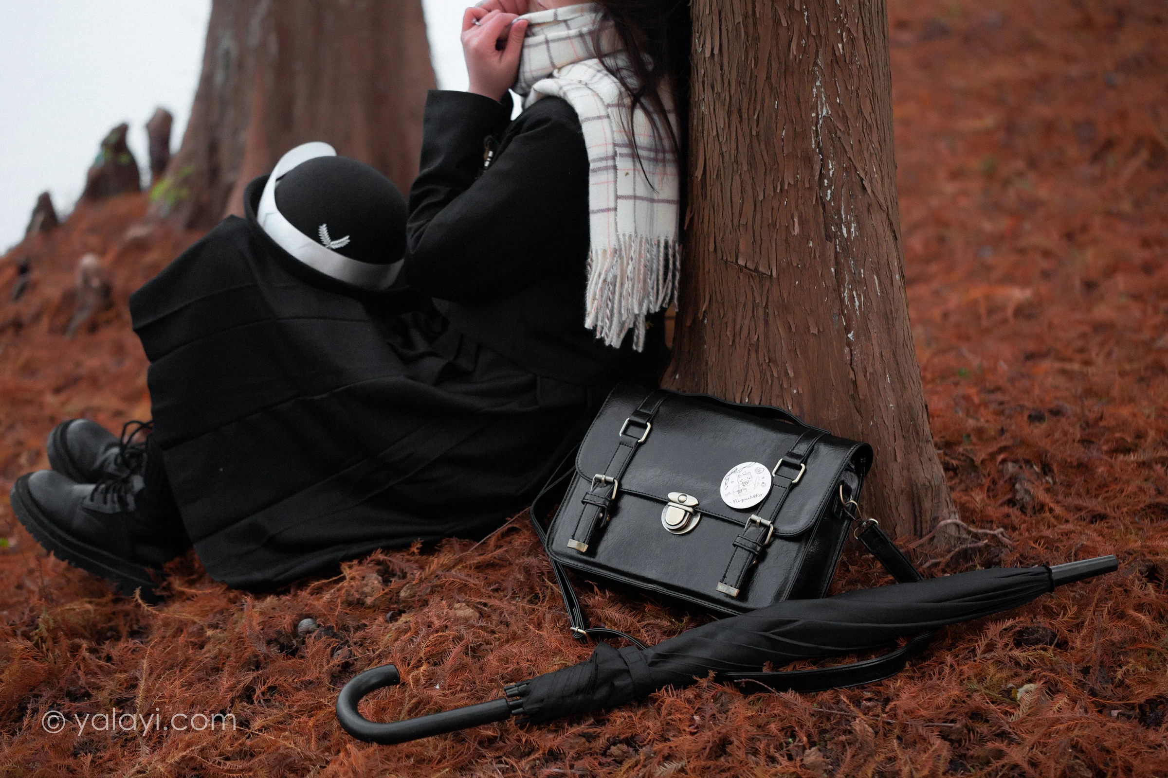 [YALAYI雅拉伊]NO.748 《冬恋》 梦涵 黑色JK制服与短裙加黑丝美腿清纯写真集第13张