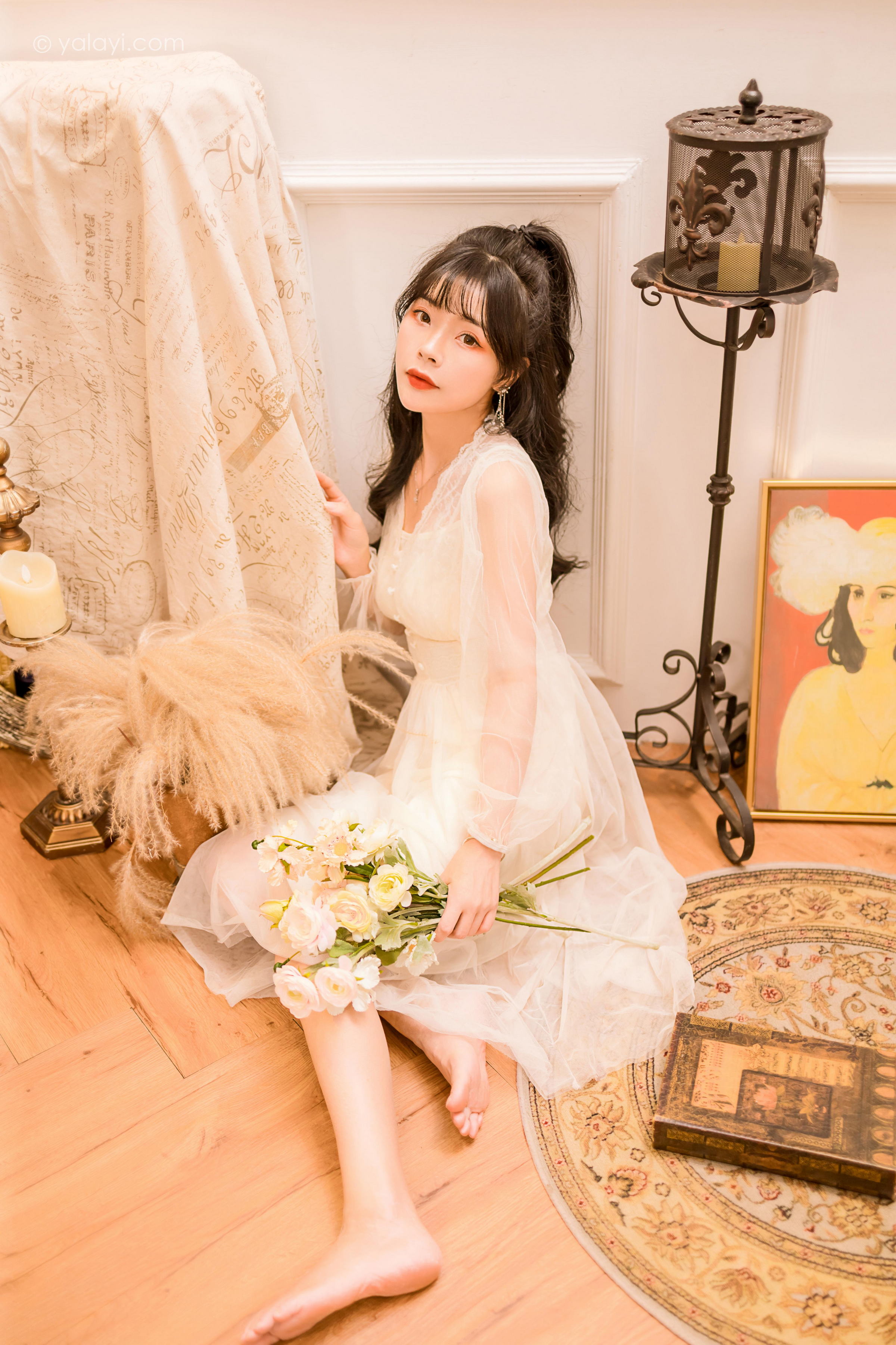 [YALAYI雅拉伊]2022.12.30 梦蝶 程小蝶 白色透视披肩加吊带蕾丝连衣裙清纯写真集第13张
