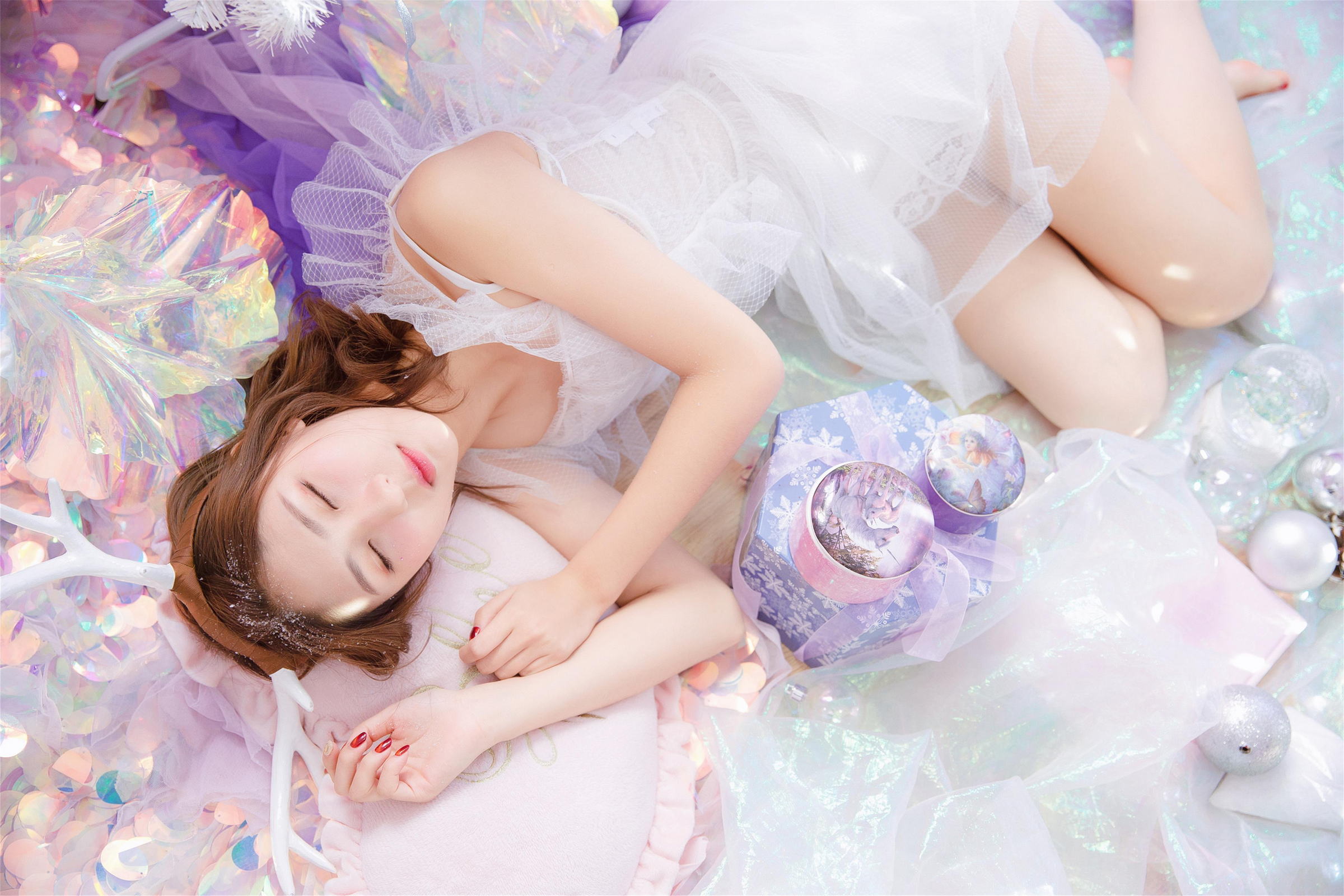 [YALAYI雅拉伊]2023.03.29 清新少女 白色抹胸连衣裙与透视制服裙性感私房写真集第10张