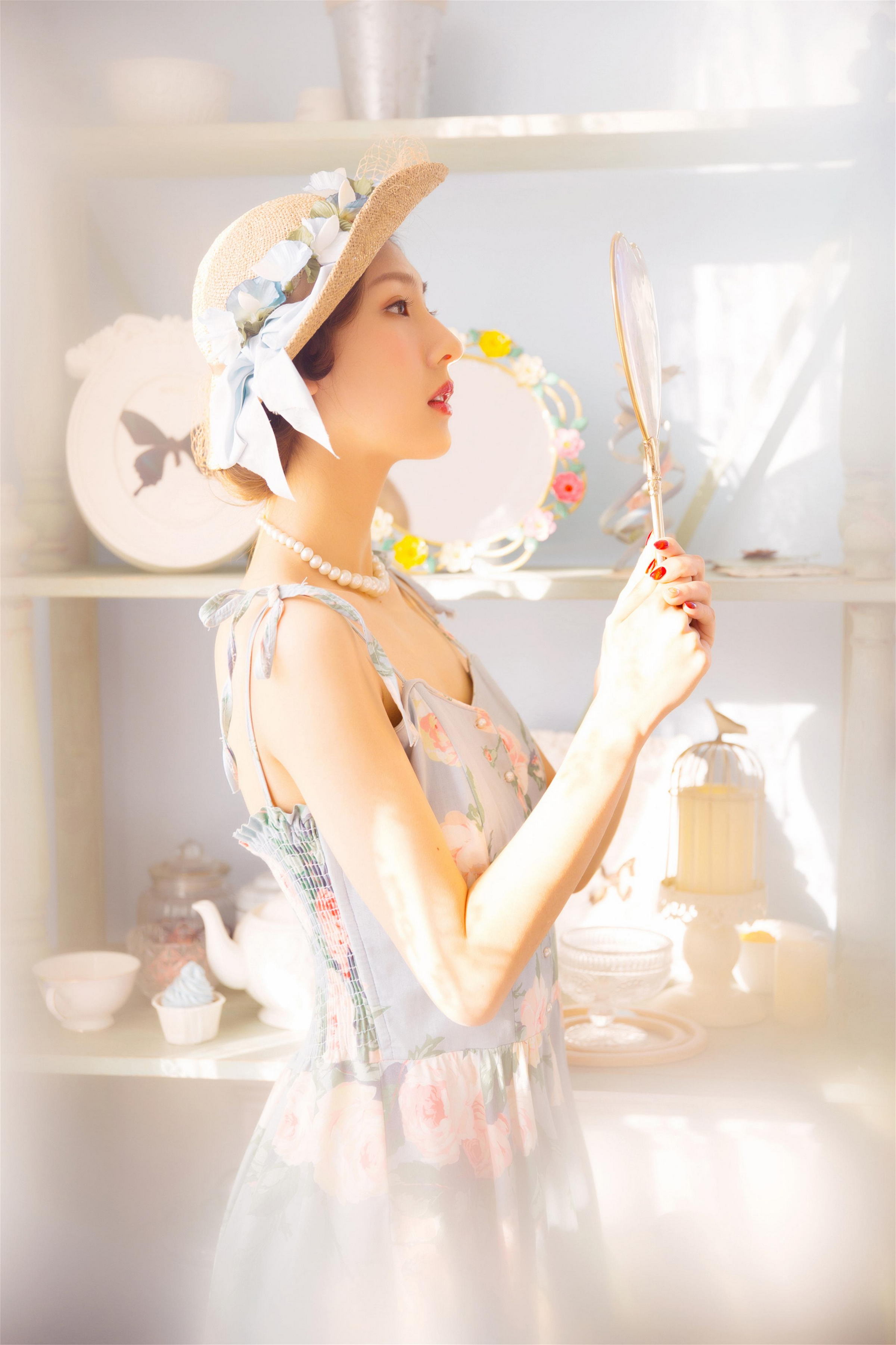 [YALAYI雅拉伊]2023.04.07 花样青春 现代名媛灰色吊带连衣裙清纯写真集第2张