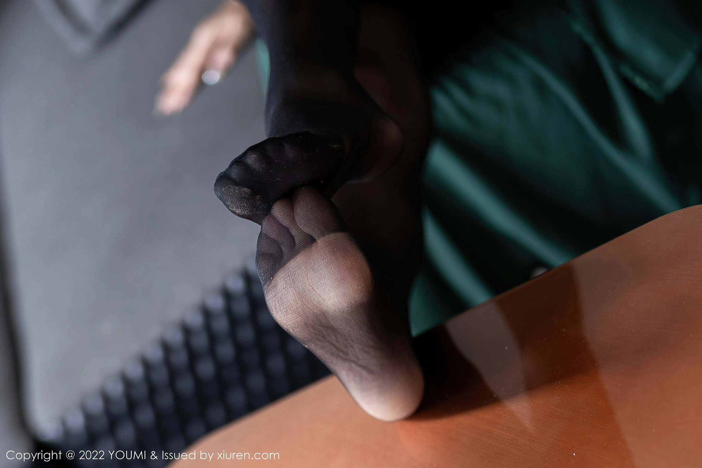  尤蜜荟 VOL.837 laura阿姣 黑丝长裙第24张