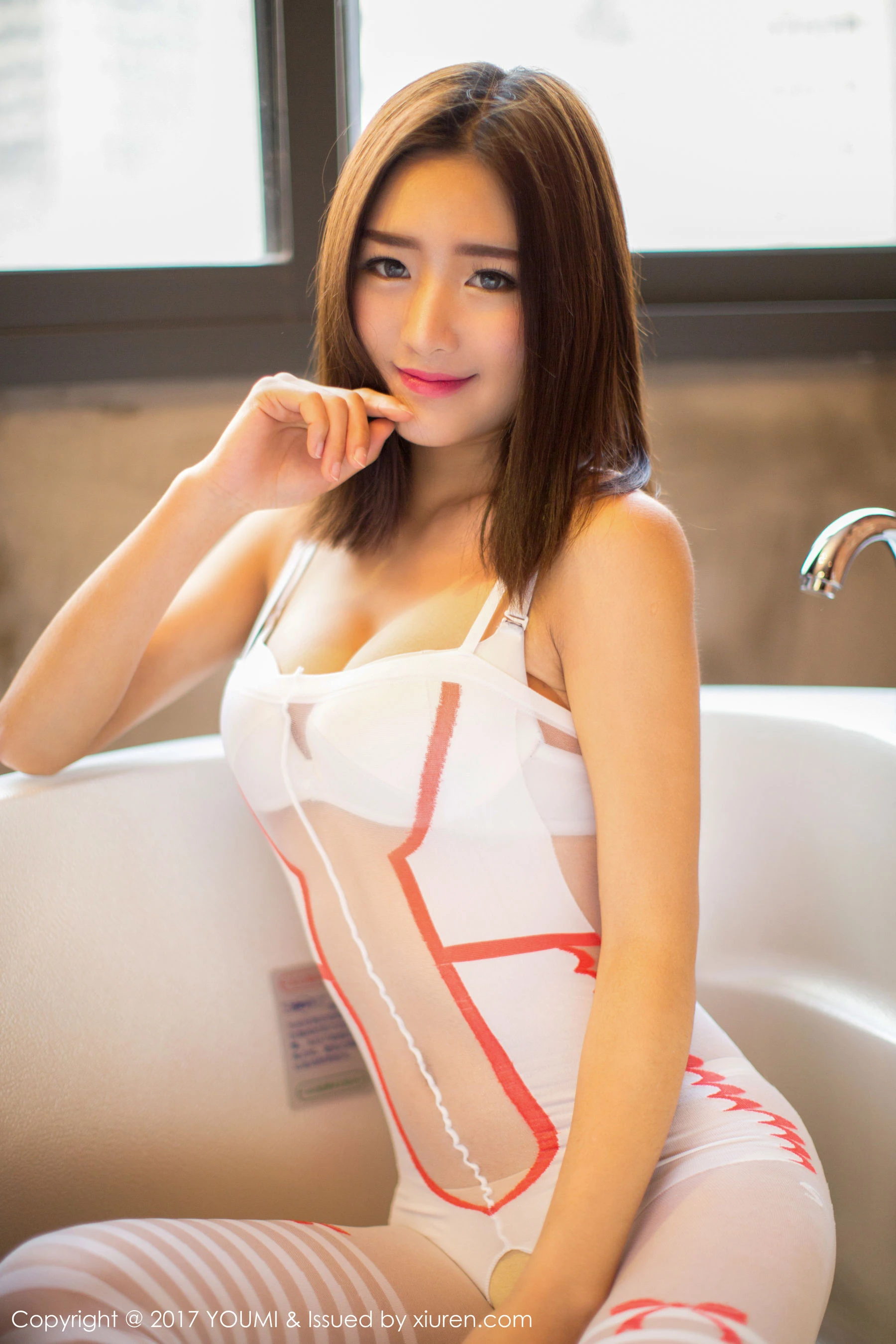 周琰琳LIN《制服诱惑》 尤蜜荟YouMi Vol.015第4张