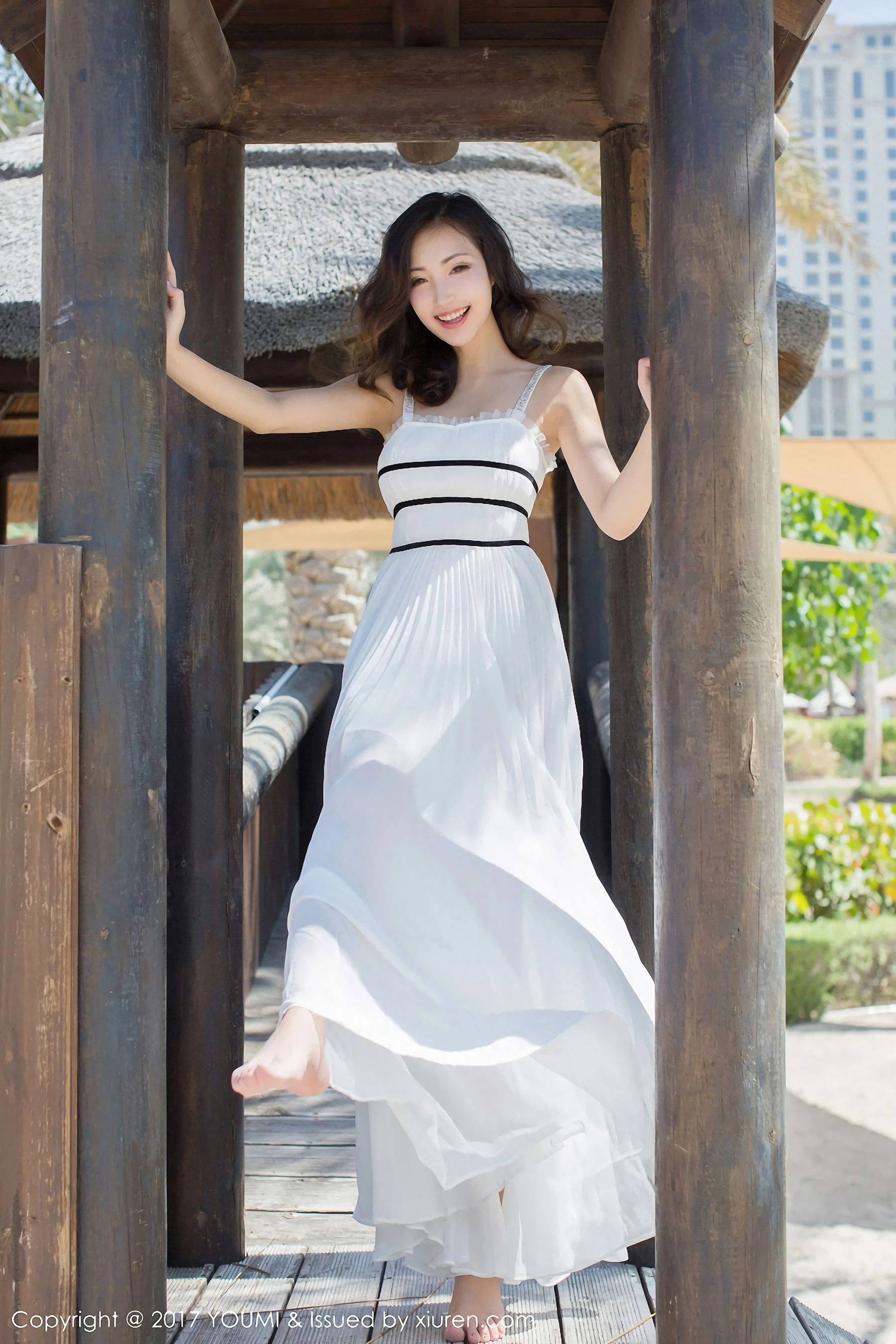 Yumi-尤美《迪拜旅拍 沙滩女神》 尤蜜荟YouMi Vol.078第15张