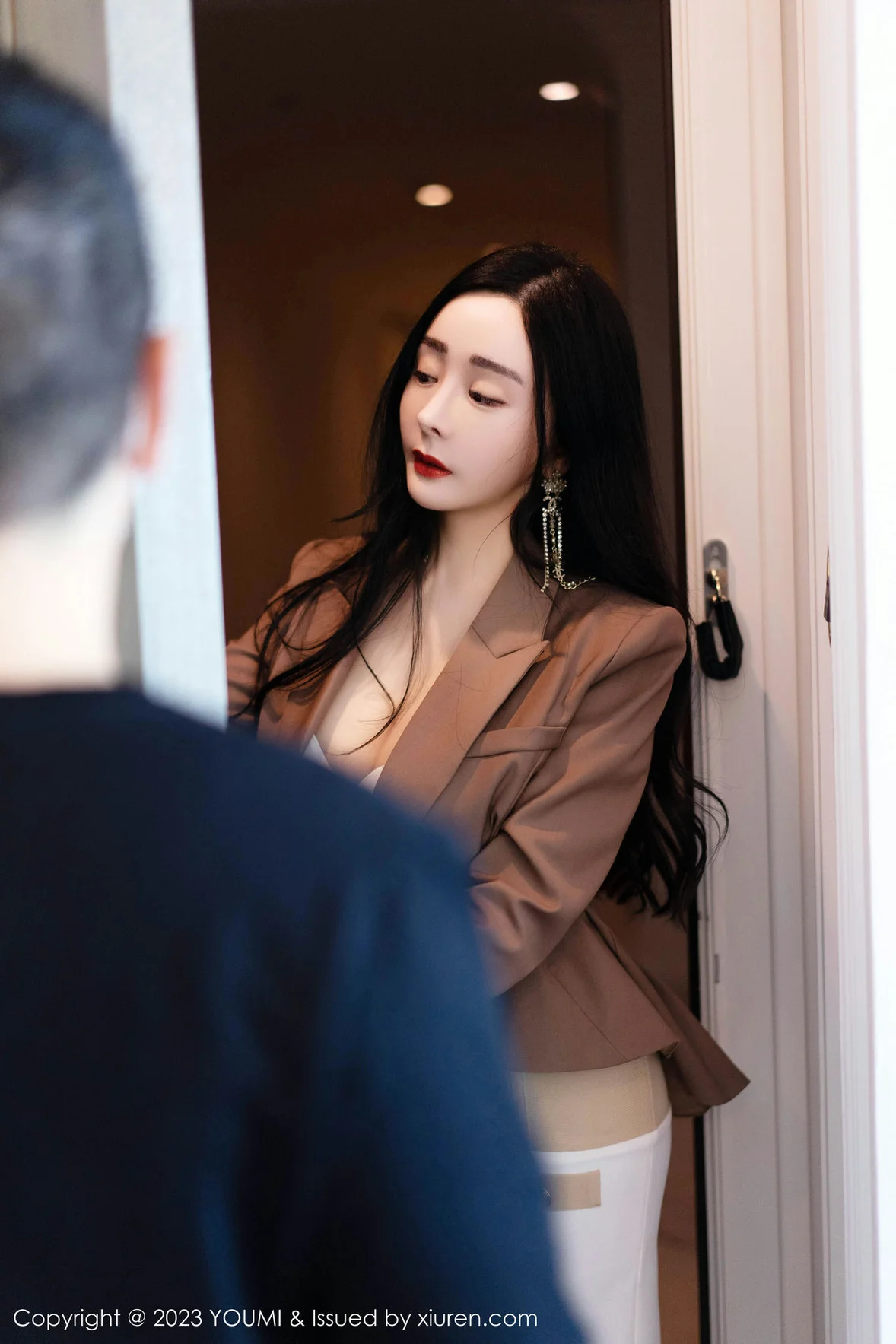  尤蜜荟 Vol.950 允爾 魅惑黑丝性感写真 [74P]第1张