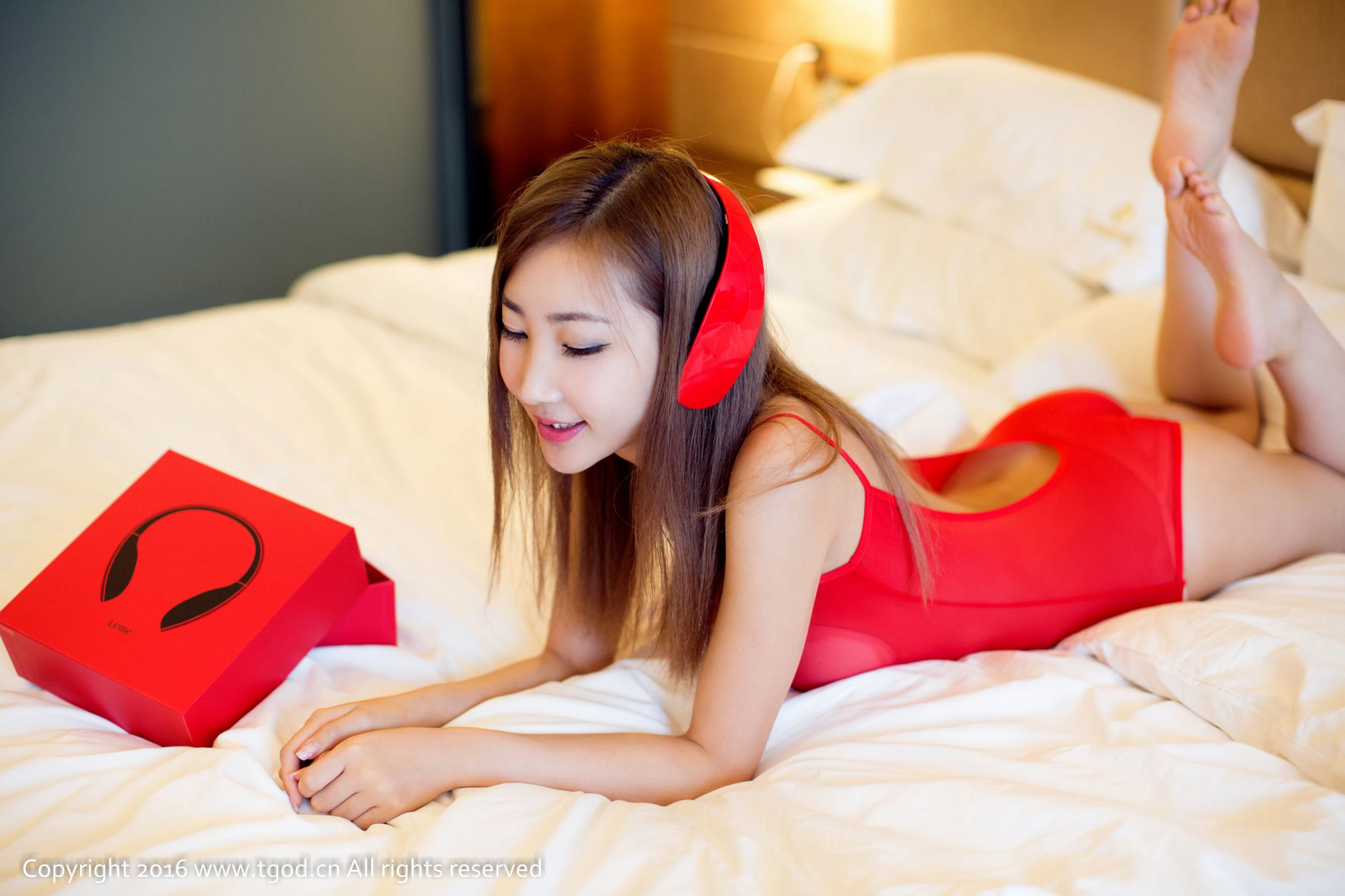 尤美Yumi《丝袜情趣魅惑》 推女神/尤蜜荟第3张