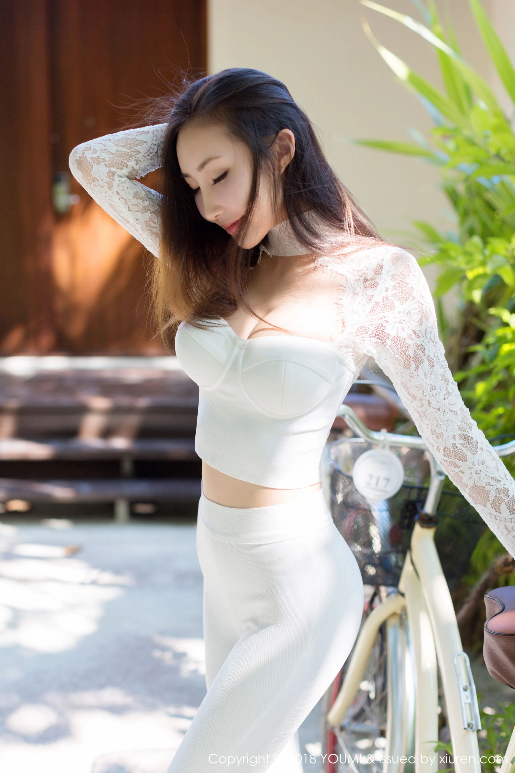 Yumi-尤美《怯雨羞云情意,举措多娇媚》 尤蜜荟YouMi Vol.108第9张