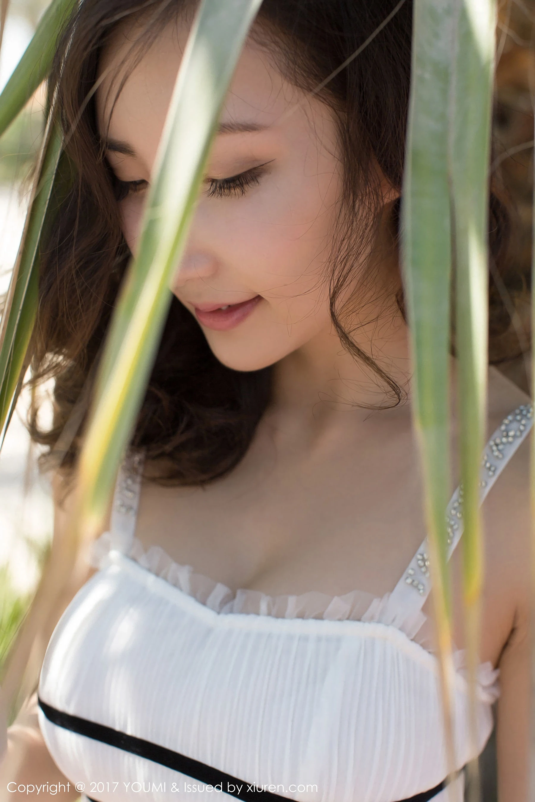 Yumi-尤美《迪拜旅拍 沙滩女神》 尤蜜荟YouMi Vol.078第15张