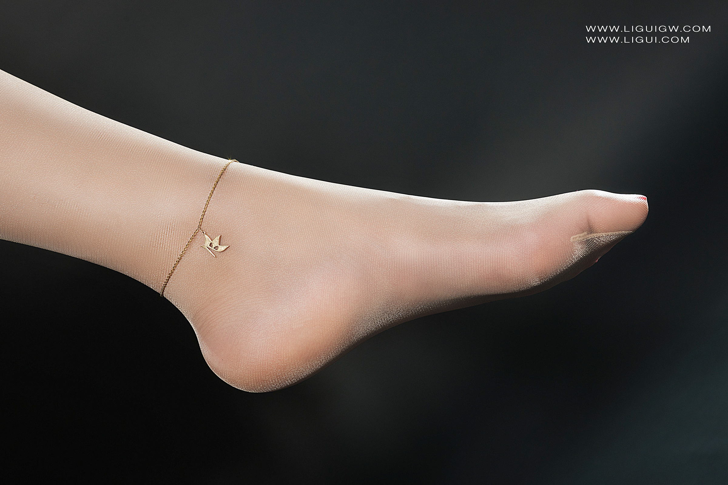 [Ligui丽柜] 2025.11.17《丽柜美腿新秀的丝袜职业装》小飞  Xiaofei第11张